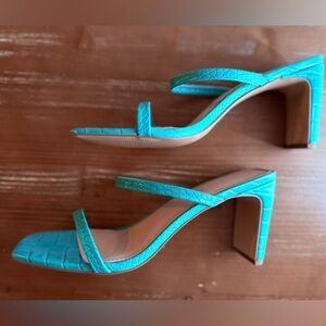 Chic Turquoise Strappy Heels